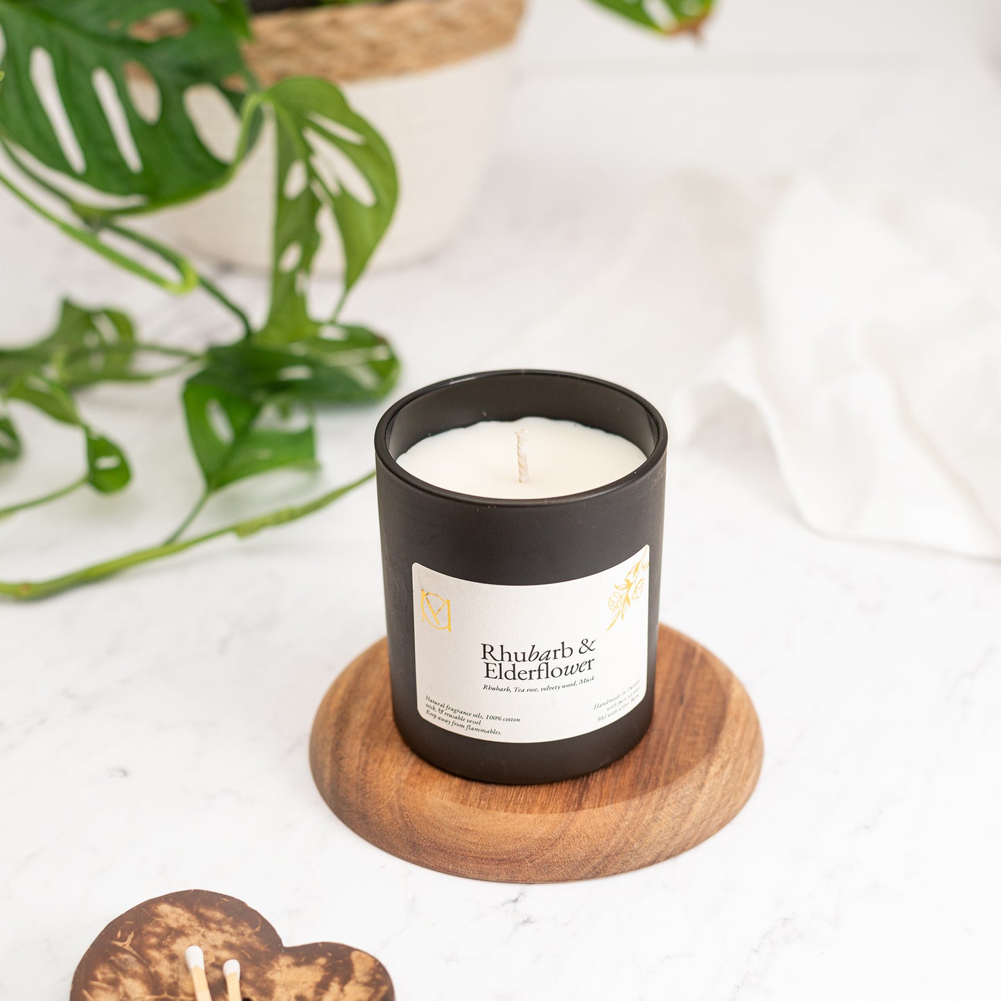 Rhubarb & Elderflower soy wax candle 220g in black jar by Myariella Candles handmade in Dundee UK