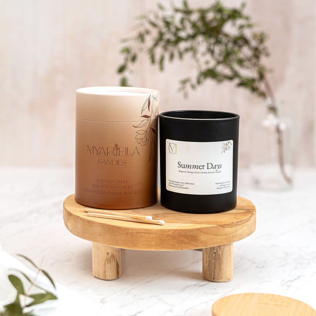 Summer Days handmade soy wax candle in Dundee Scotland – natural vegan summer home fragrance UK. ummer candle in a black candle glass jar